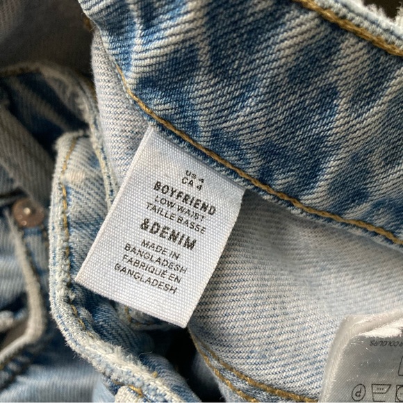 American eagle low rise distressed jeans - Picture 3 of 3